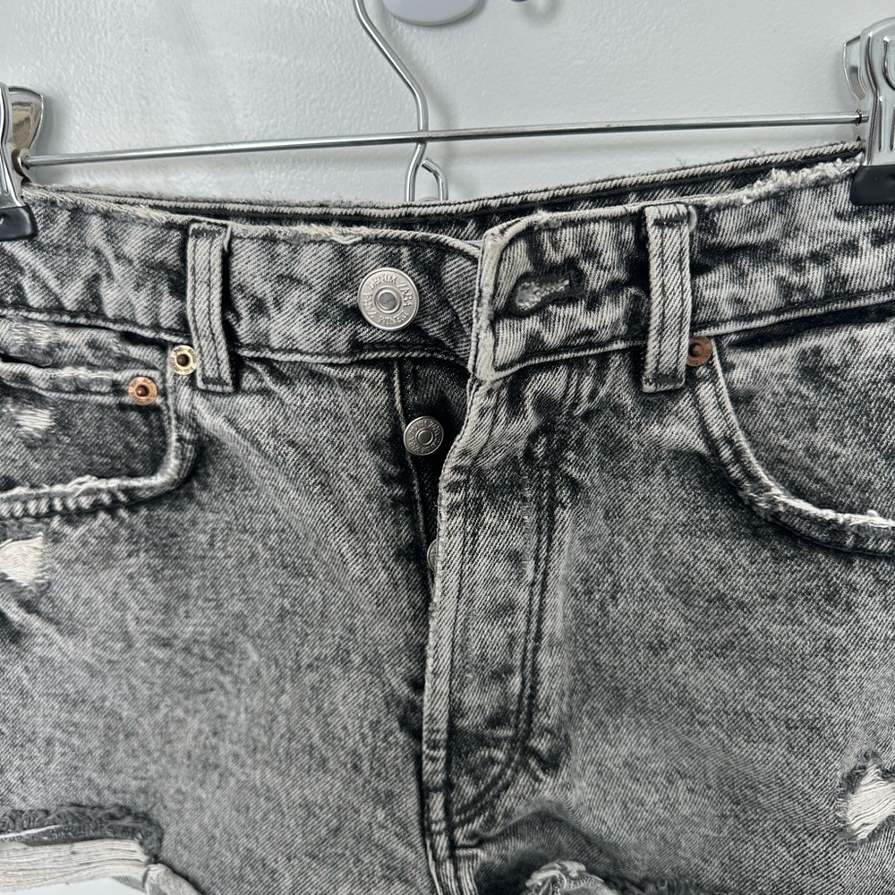 Zara Grey Jean Shorts - Size 2 - Picture 4 of 7